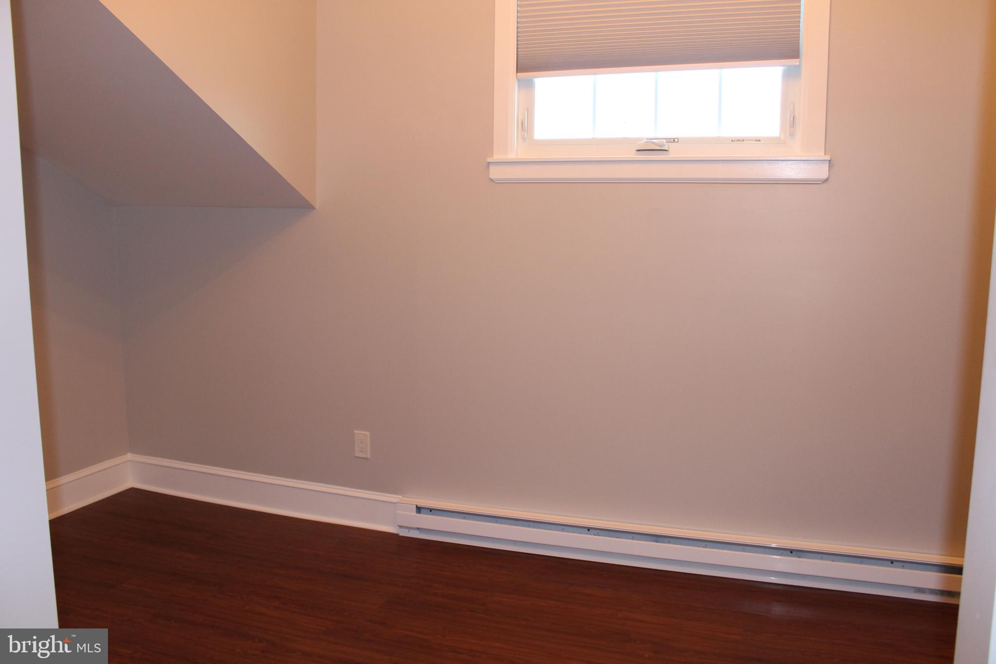 000 - Residential Lease