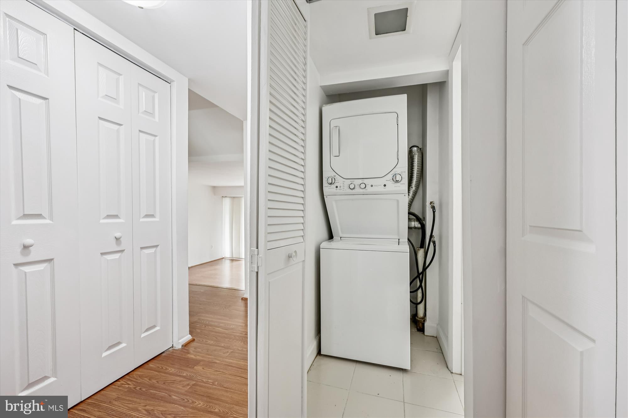 NORTH CREEK VILLAS - Residential