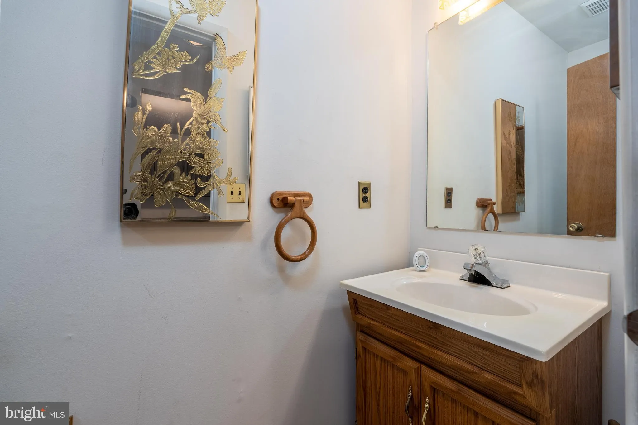 Wilmington, Delaware 19808, United States, 3 Bedrooms Bedrooms, ,2 BathroomsBathrooms,Residential,Pending,16845