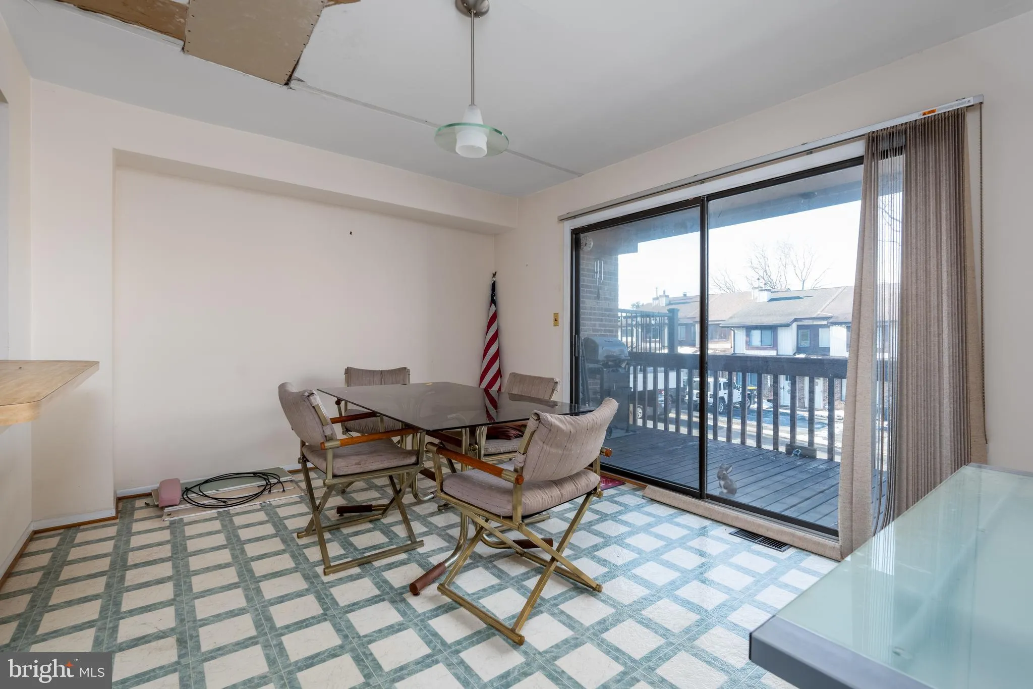 Wilmington, Delaware 19808, United States, 3 Bedrooms Bedrooms, ,2 BathroomsBathrooms,Residential,Pending,16845