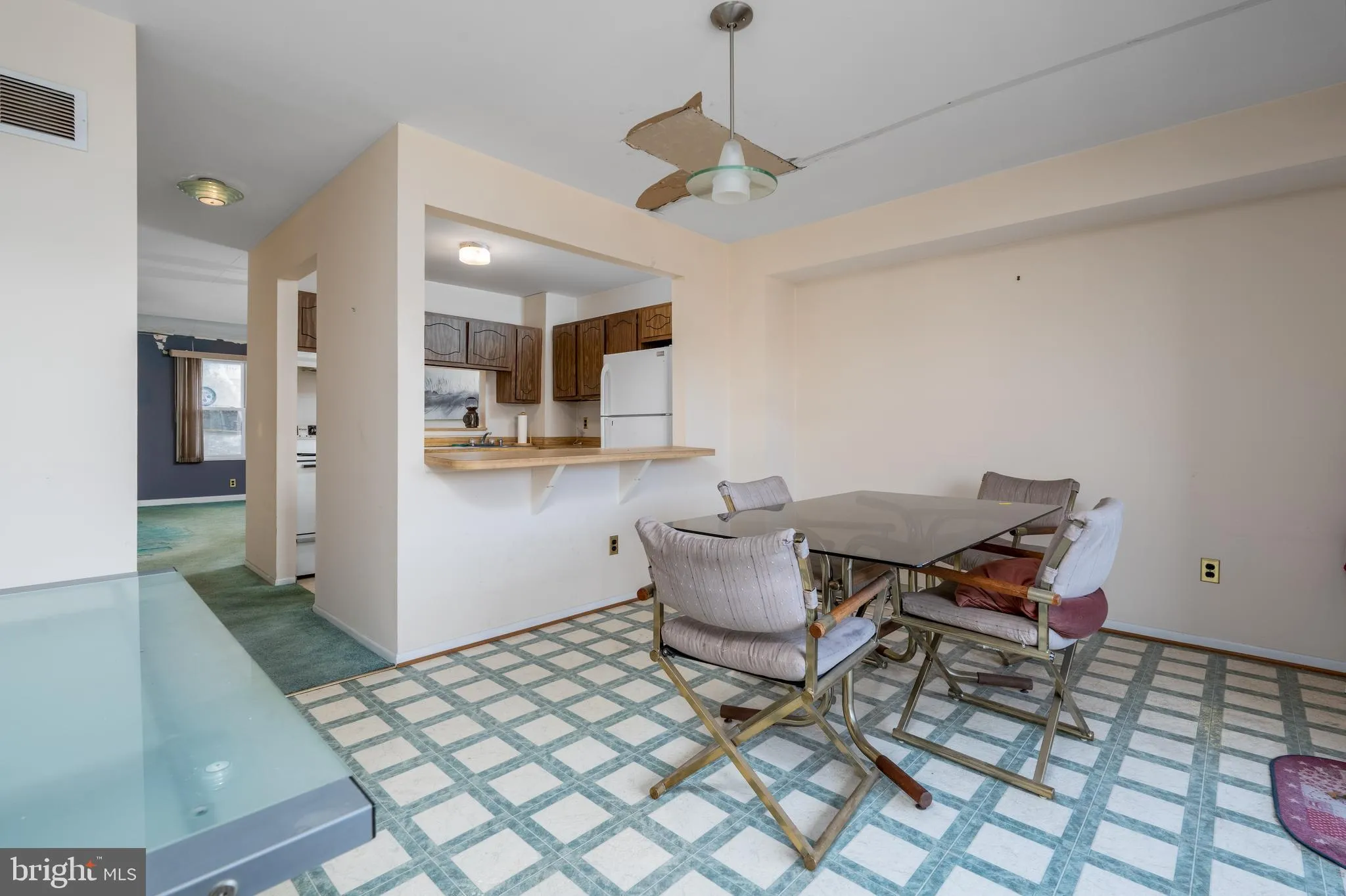 Wilmington, Delaware 19808, United States, 3 Bedrooms Bedrooms, ,2 BathroomsBathrooms,Residential,Pending,16845