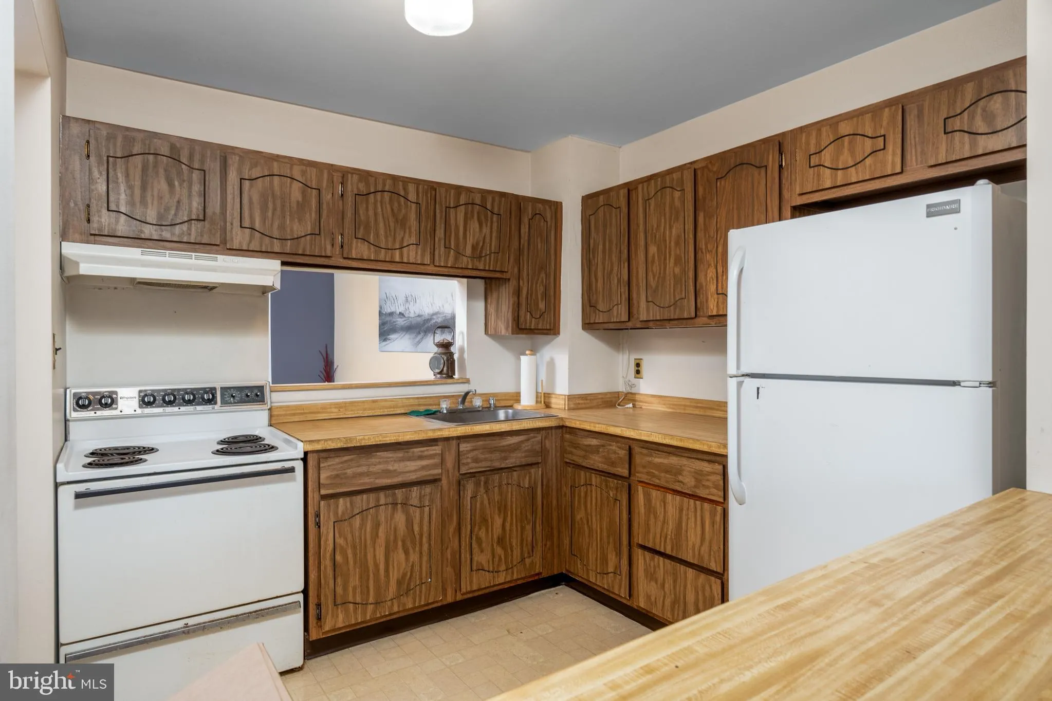 Wilmington, Delaware 19808, United States, 3 Bedrooms Bedrooms, ,2 BathroomsBathrooms,Residential,Pending,16845