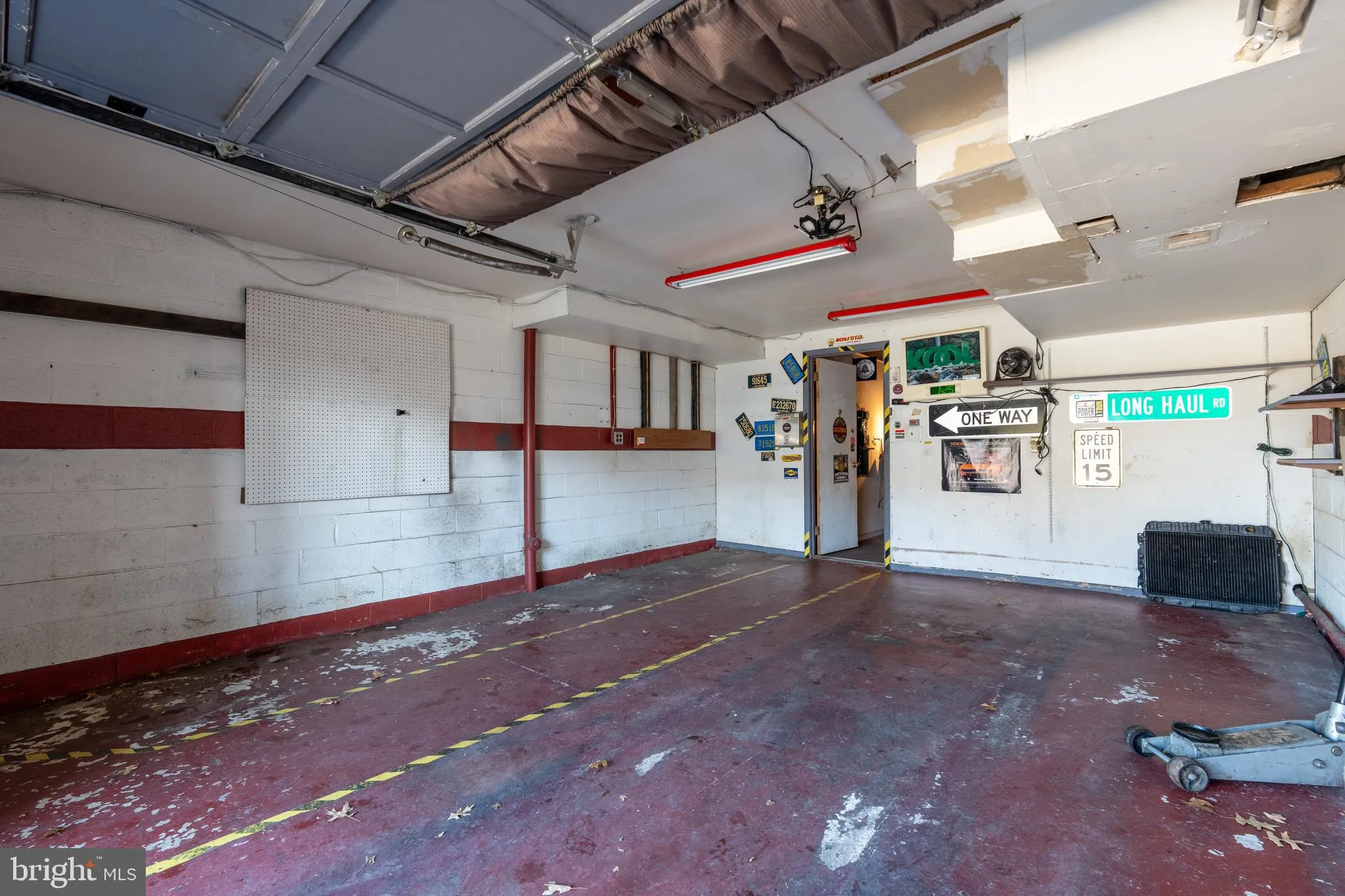 Wilmington, Delaware 19808, United States, 3 Bedrooms Bedrooms, ,2 BathroomsBathrooms,Residential,Pending,16845