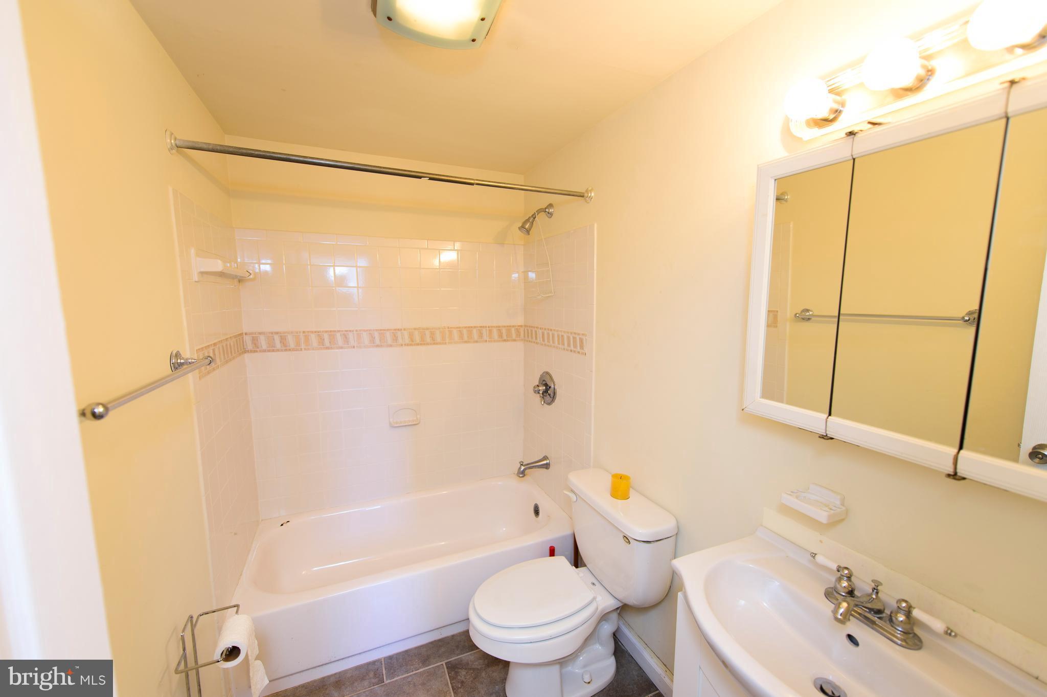 DALE CITY - Residential Lease