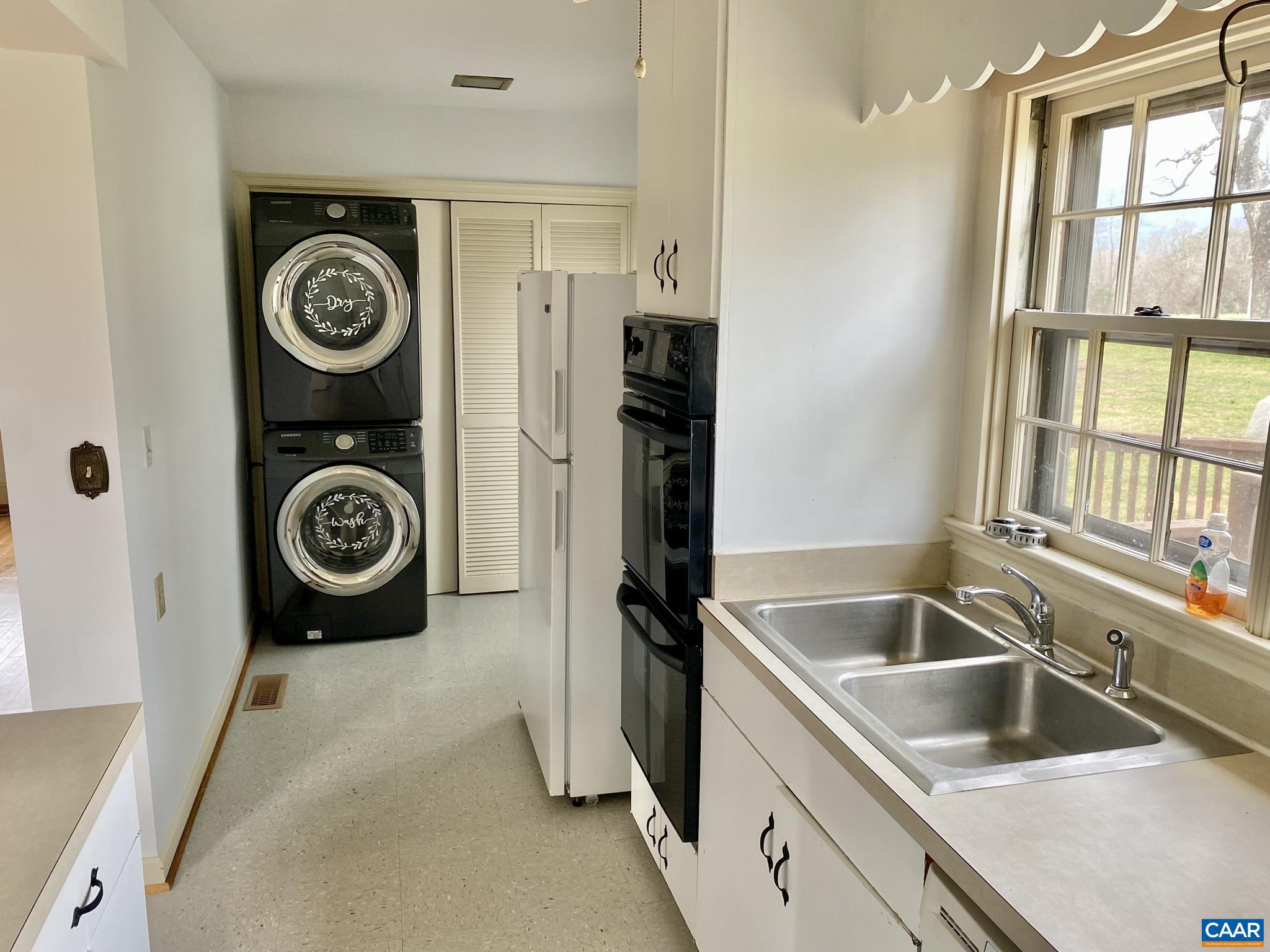 UNKNOWN - Residential Lease