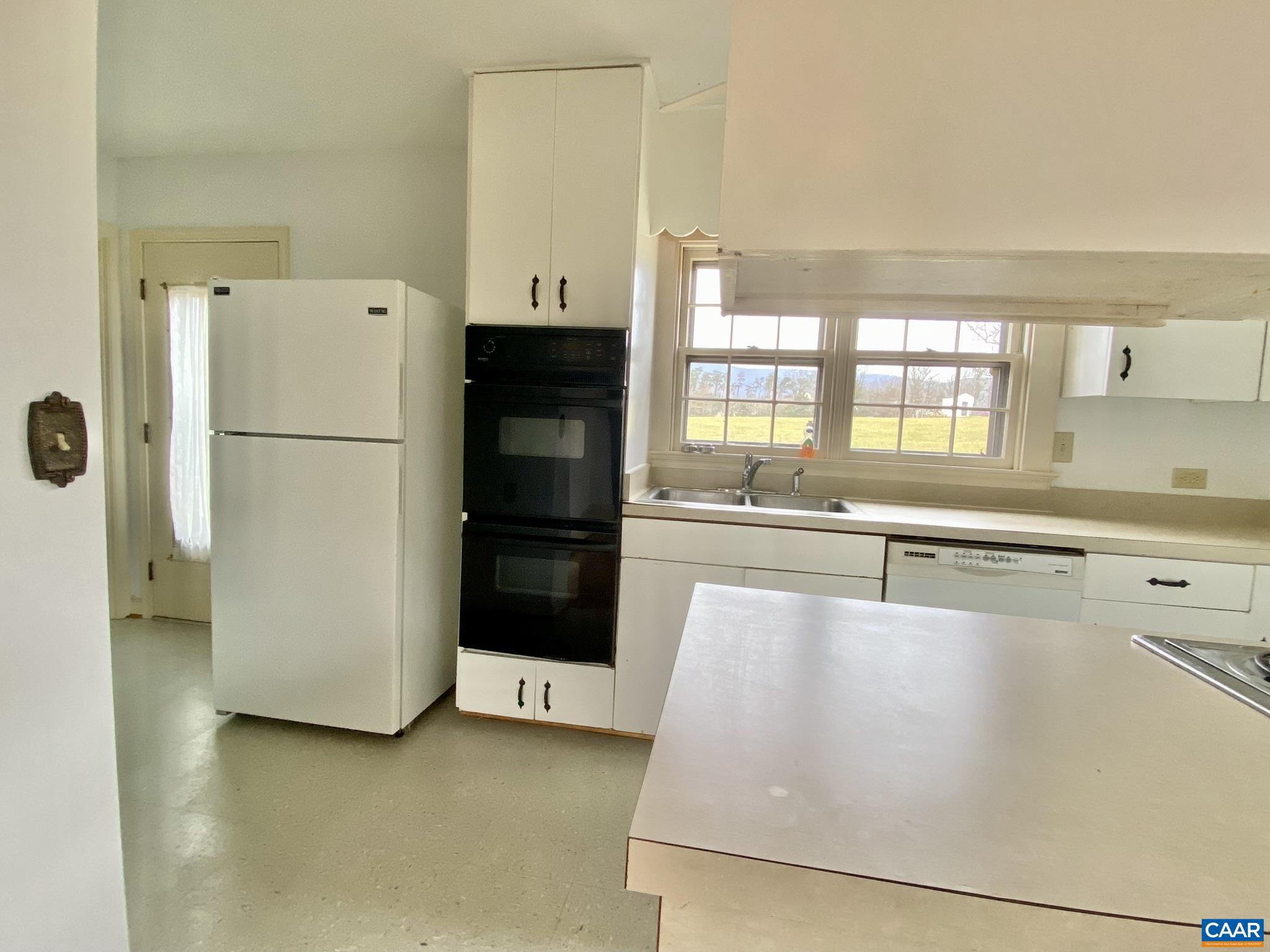 UNKNOWN - Residential Lease