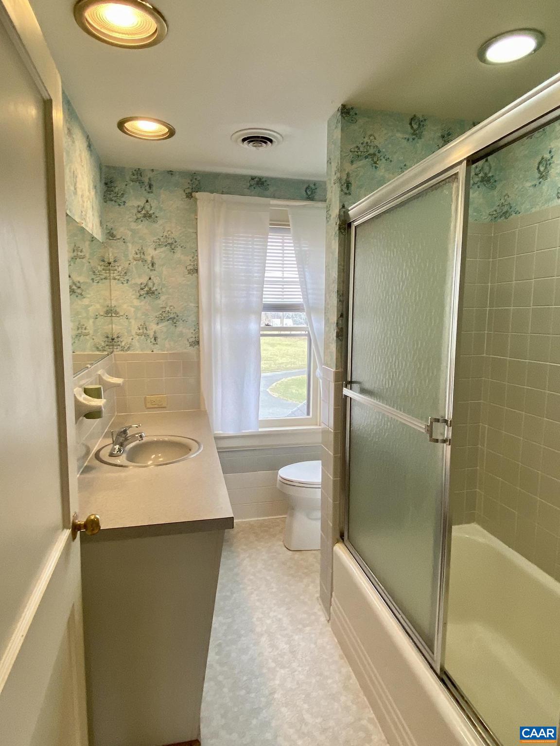 UNKNOWN - Residential Lease