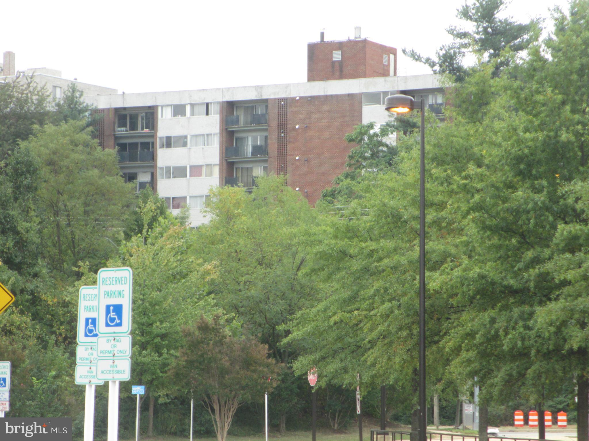 LYNNHILL CONDOMINIUMS - Residential