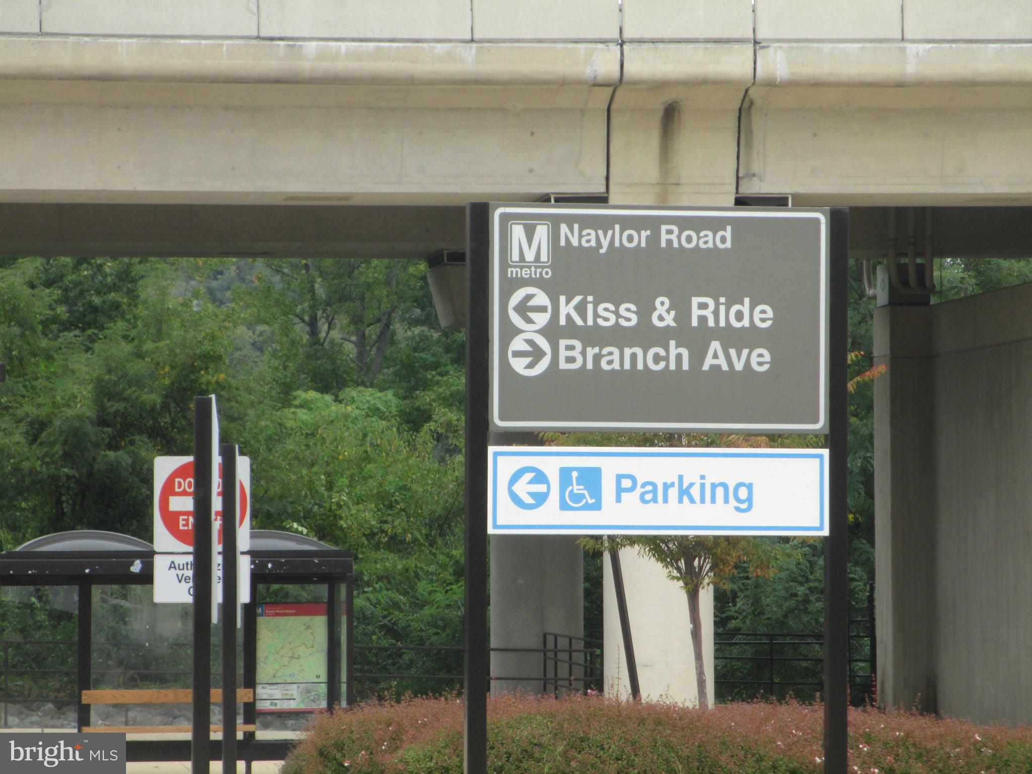 LYNNHILL CONDOMINIUMS - Residential