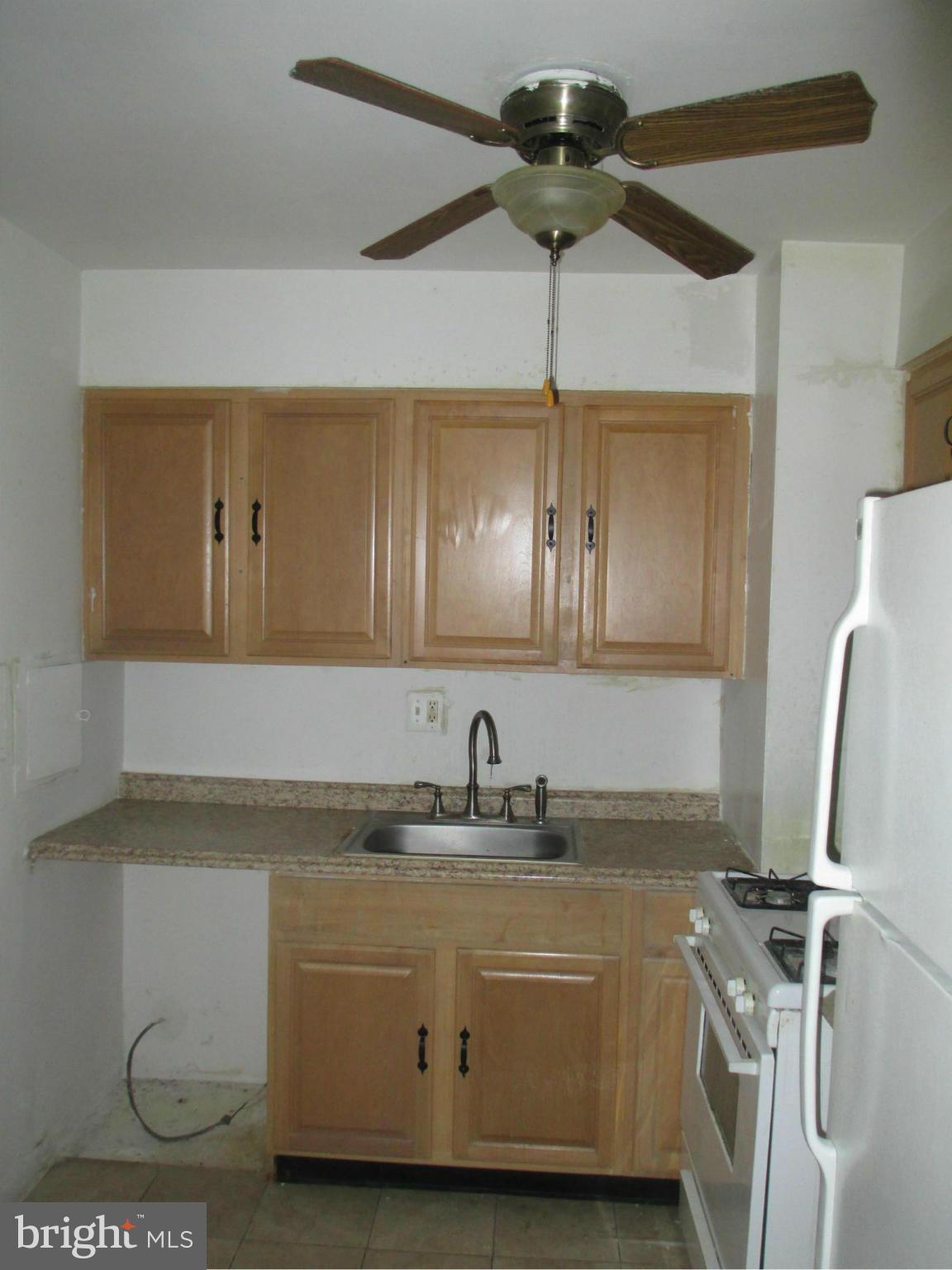 LYNNHILL CONDOMINIUMS - Residential