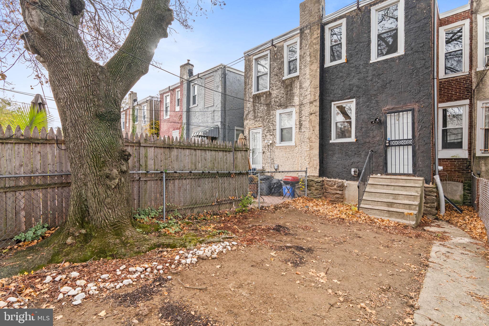 WEST OAK LANE - Residential