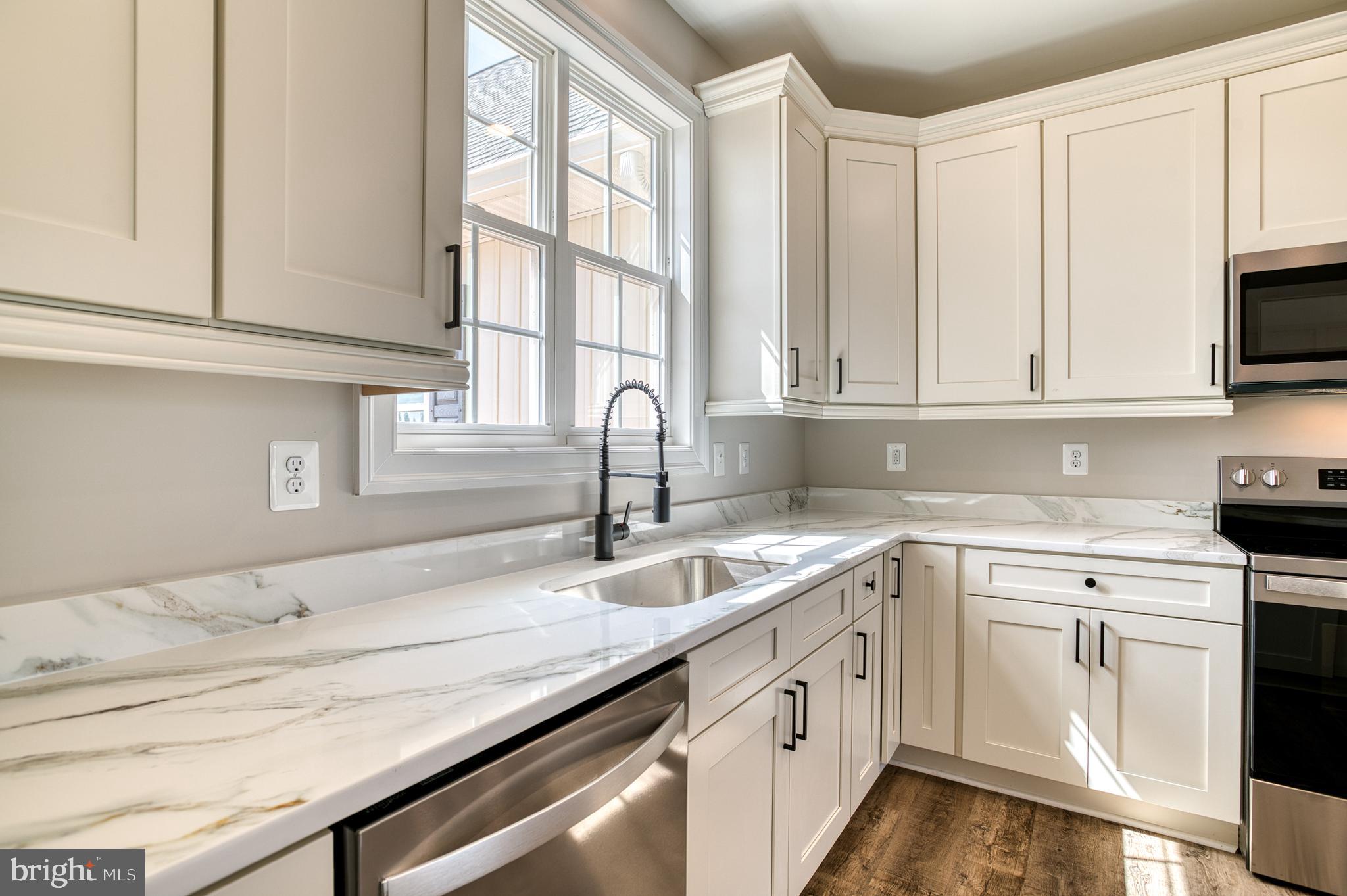 LANDS END AT LAKE ANNA - Residential