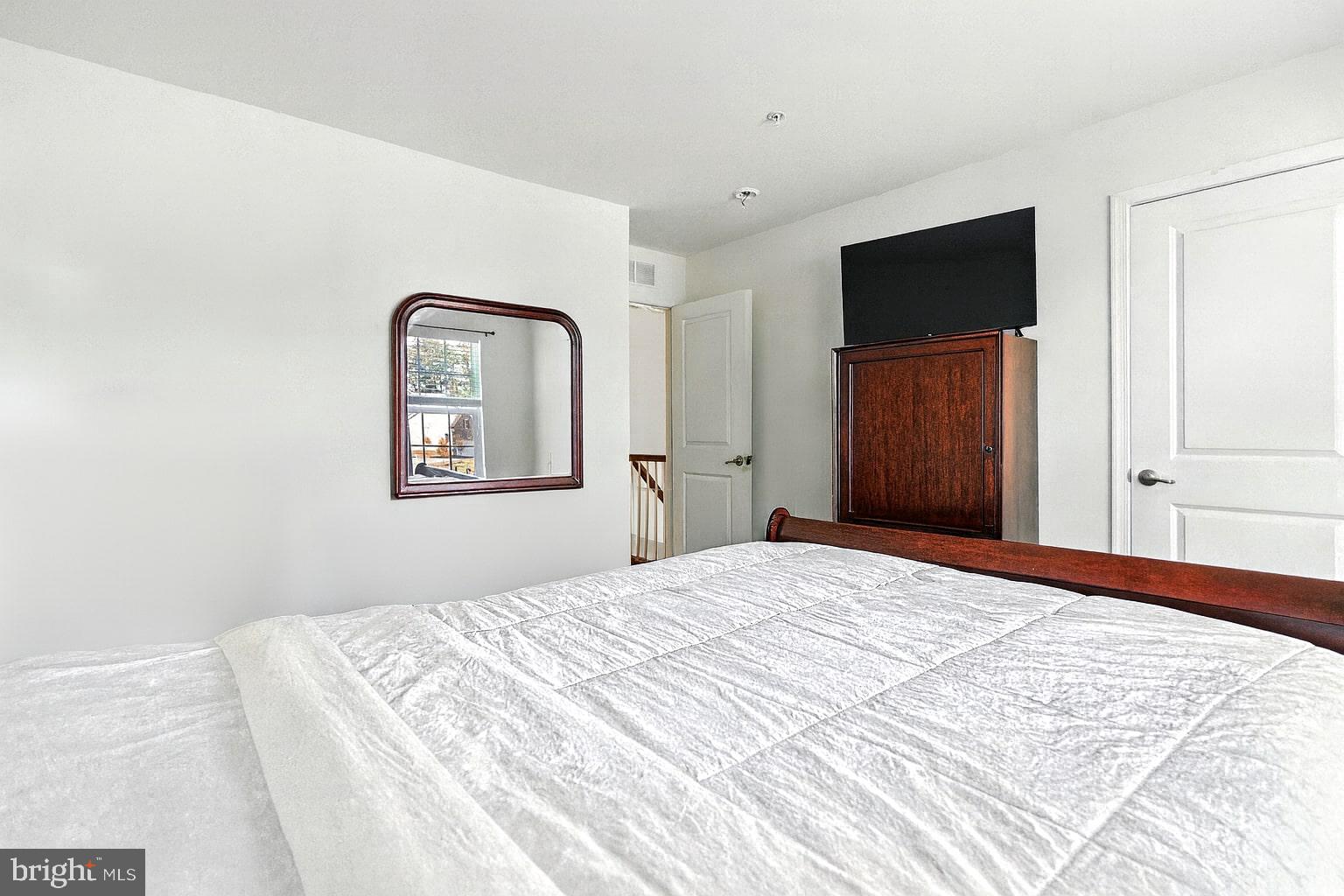 CEDAR CHASE - Residential Lease