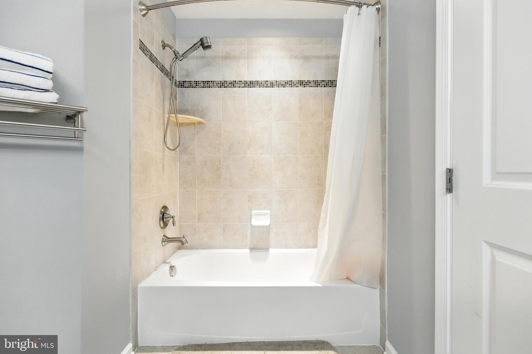 CEDAR CHASE - Residential Lease