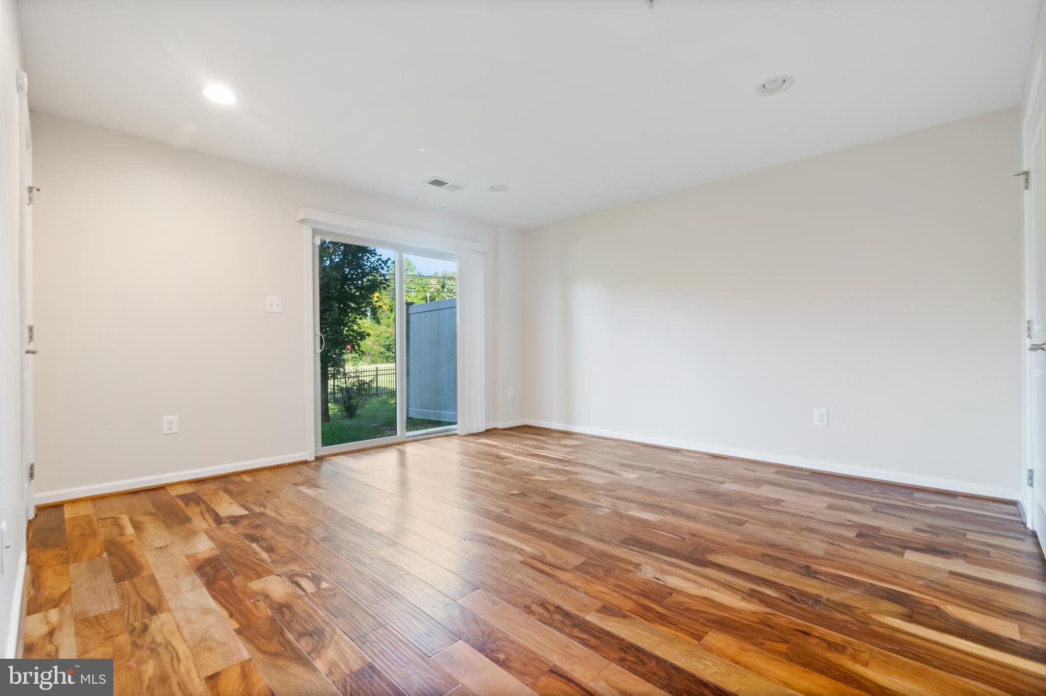 FIELDCREST GLEN - Residential