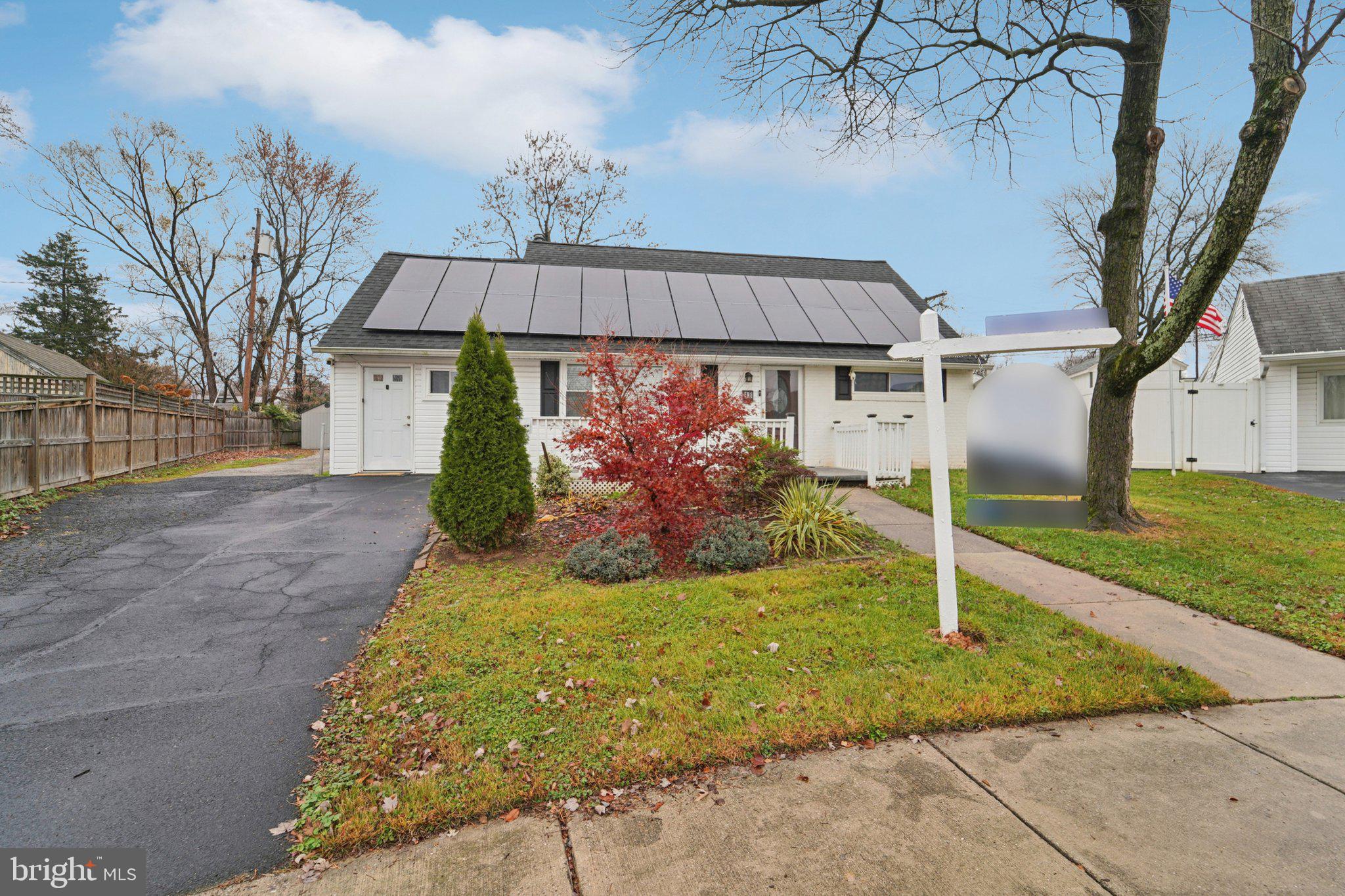 COUNTRY CLUB ESTATES - Residential