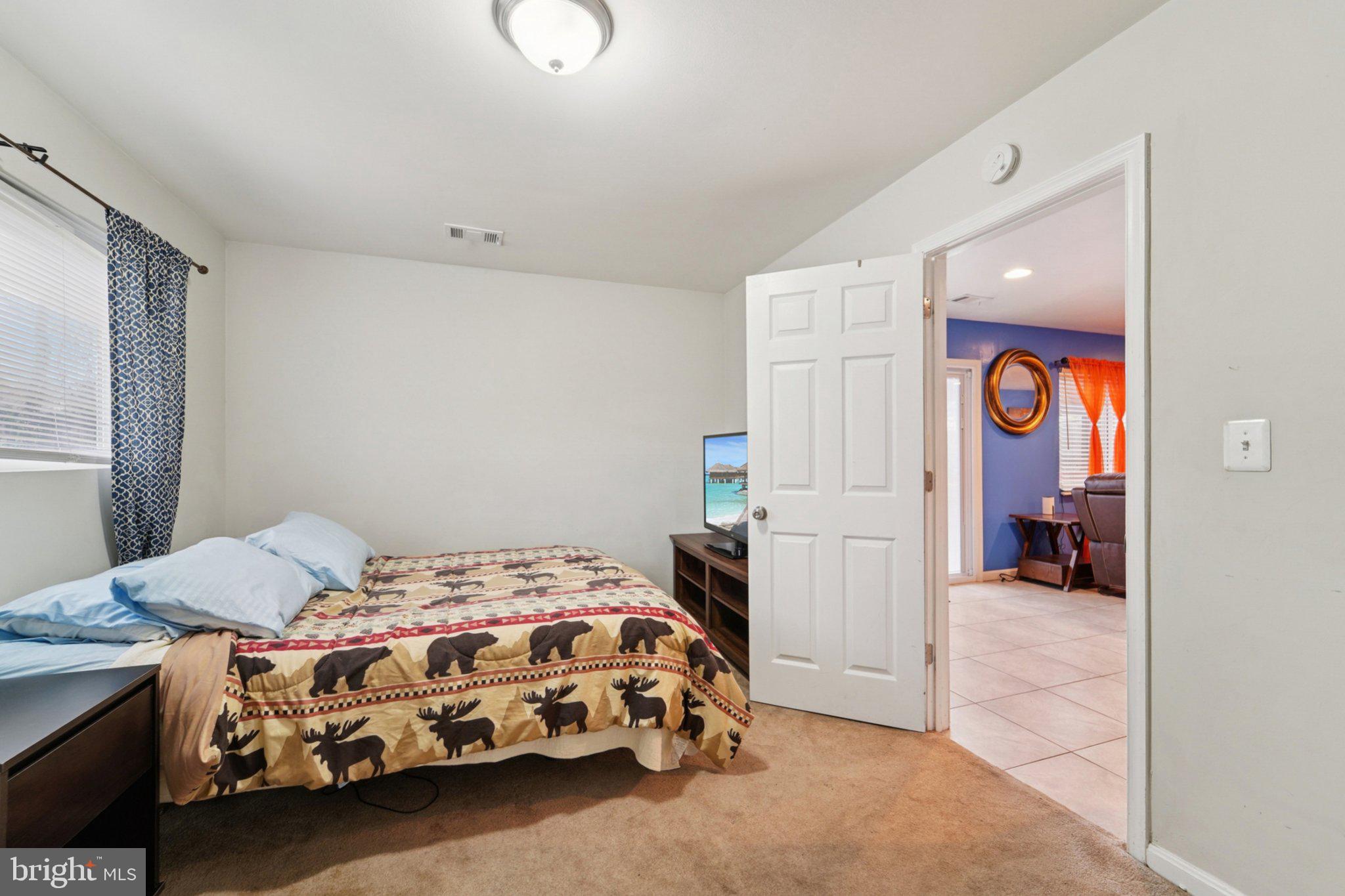 COUNTRY CLUB ESTATES - Residential