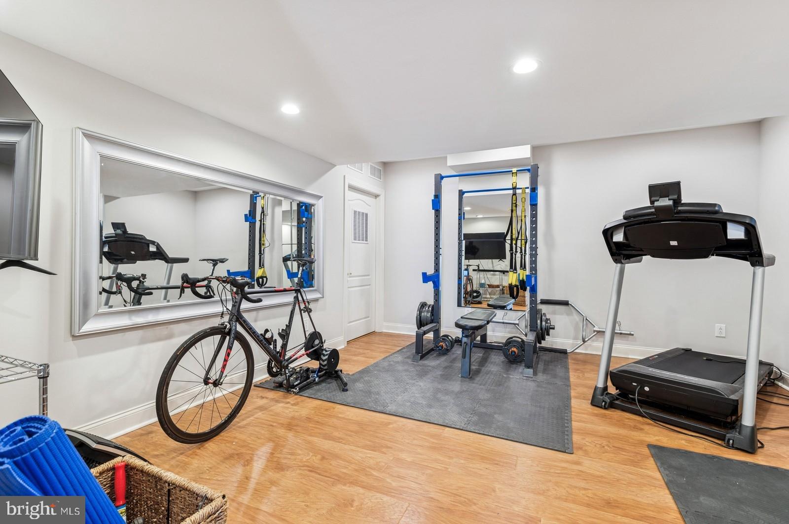 EAGLE GLENN - Residential
