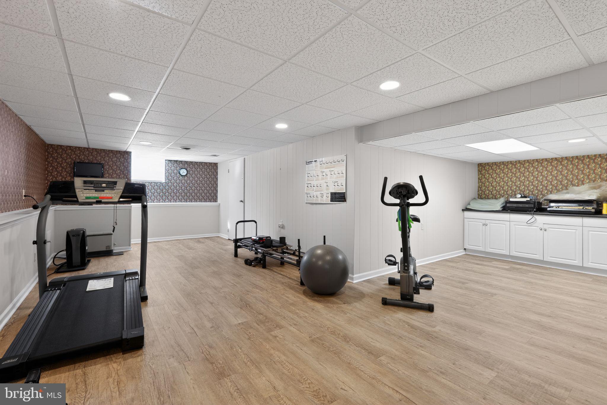 WHITFORD HILLS - Residential