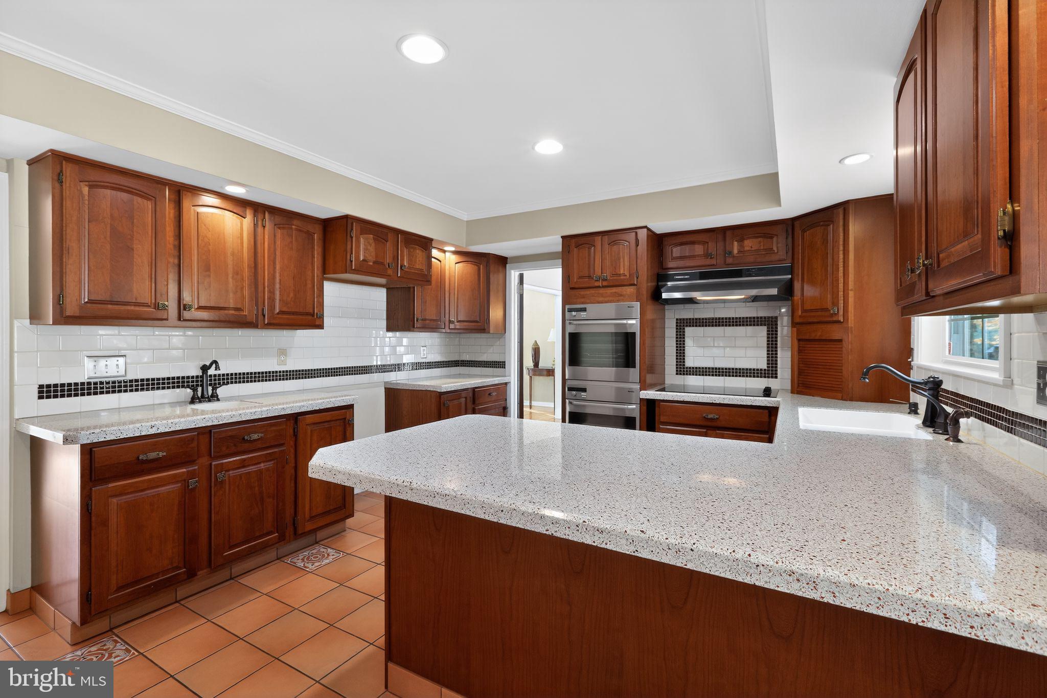 WHITFORD HILLS - Residential