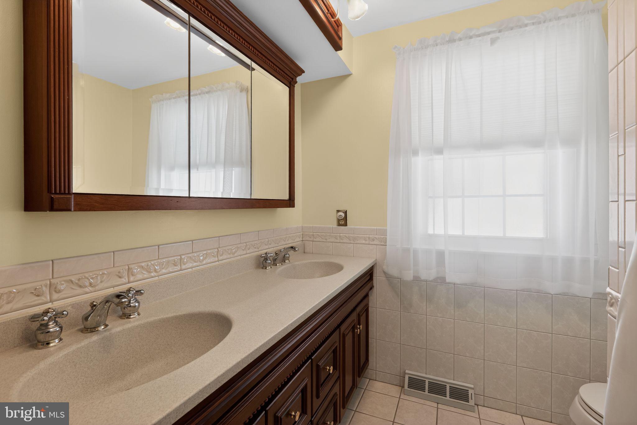 WHITFORD HILLS - Residential