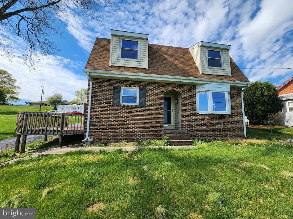 Photo of 827 Disston View Drive, LITITZ, PA 17543 (MLS # PALA2087224)