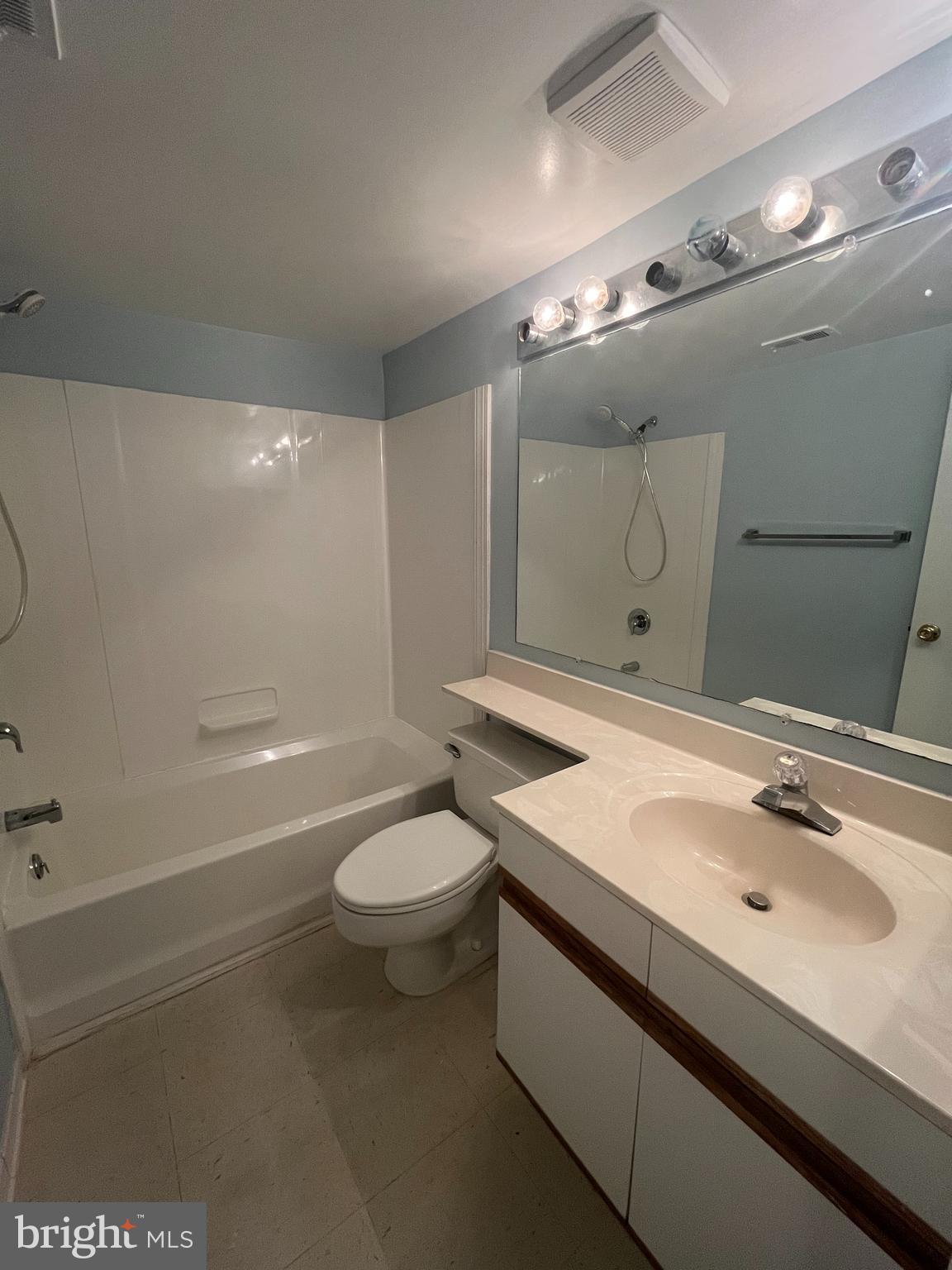 VILLAGE OF LONG REACH - Residential