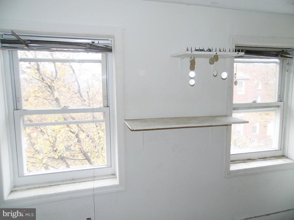 HOLLINS MARKET - Residential