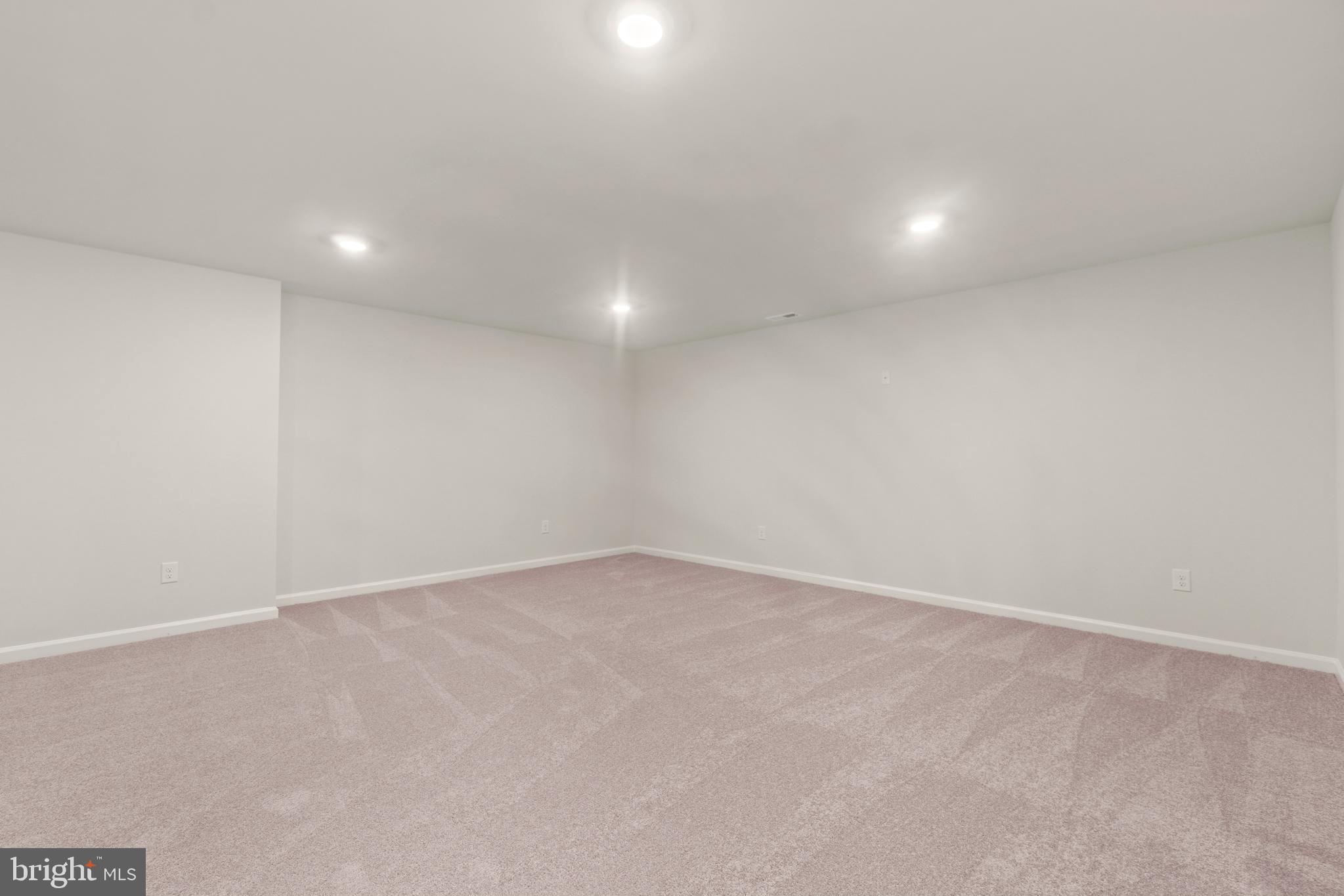 LADYSMITH VILLAGE - Residential