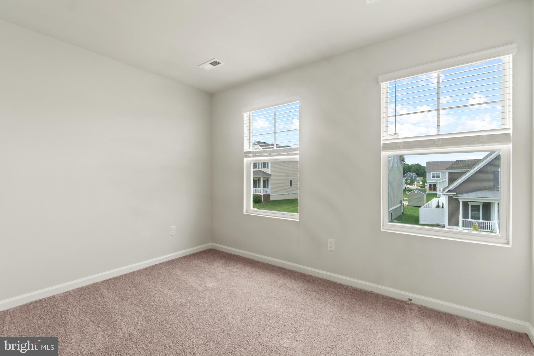 LADYSMITH VILLAGE - Residential