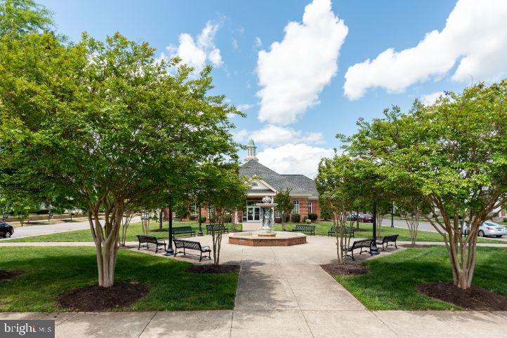 LADYSMITH VILLAGE - Residential