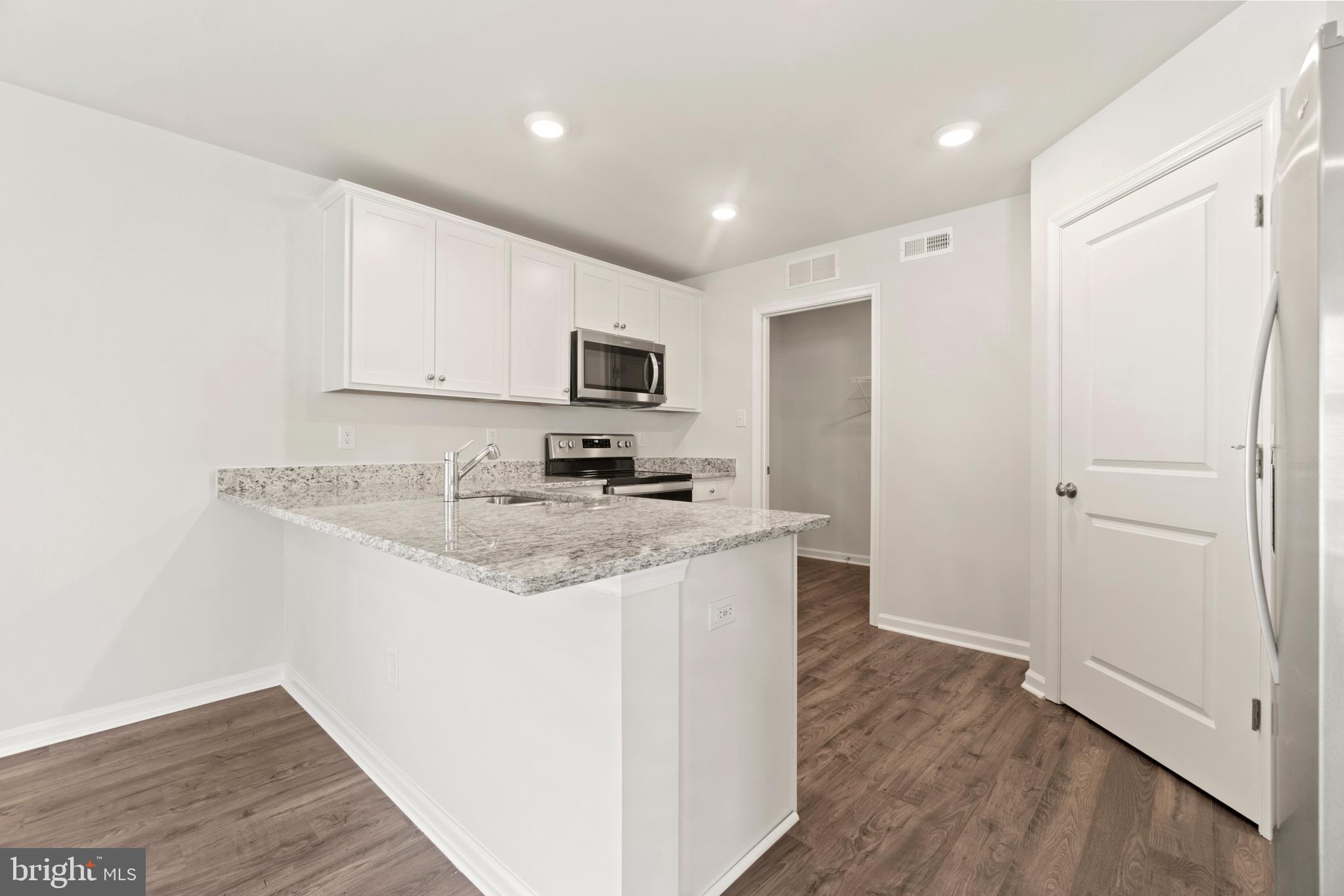 LADYSMITH VILLAGE - Residential