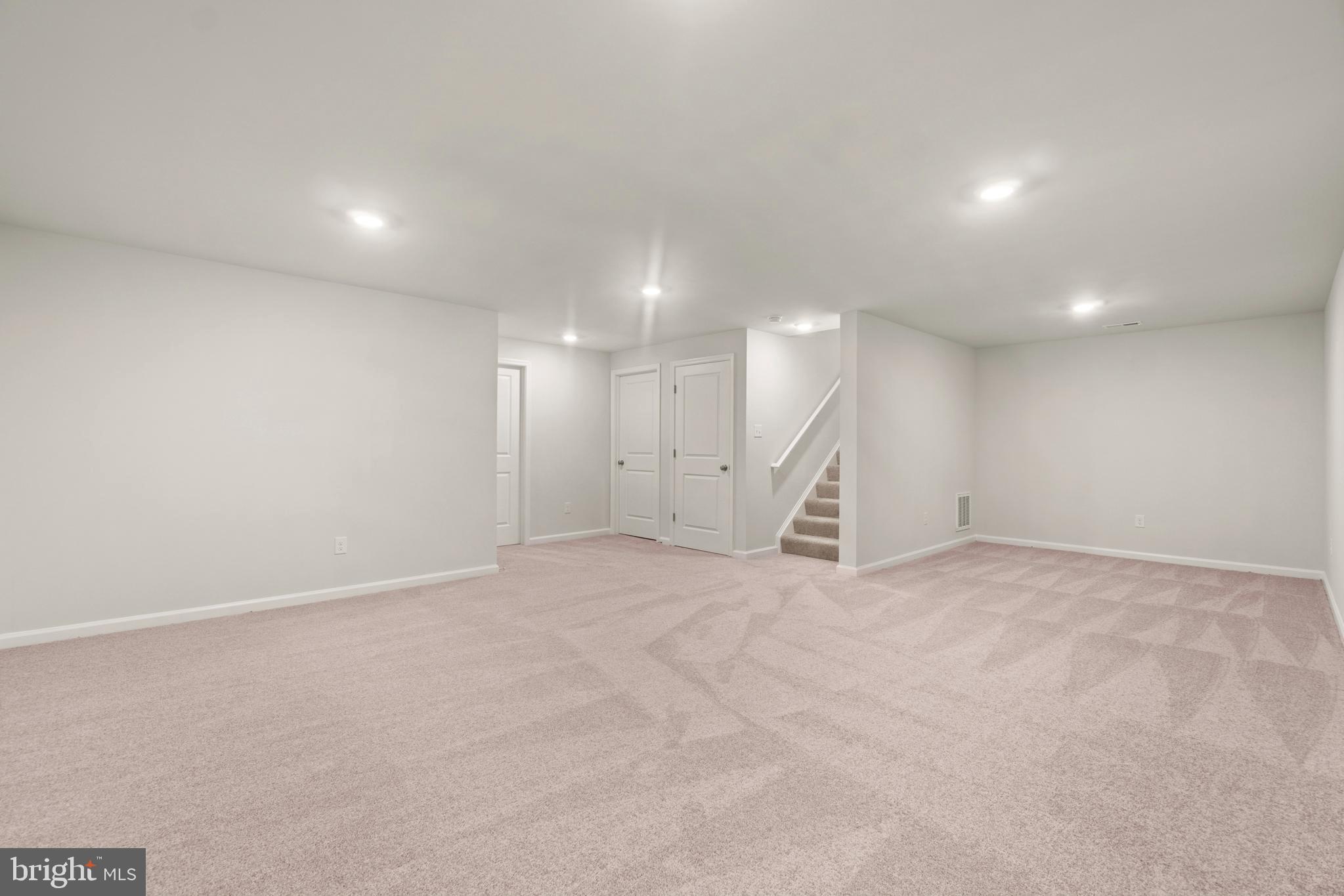 LADYSMITH VILLAGE - Residential