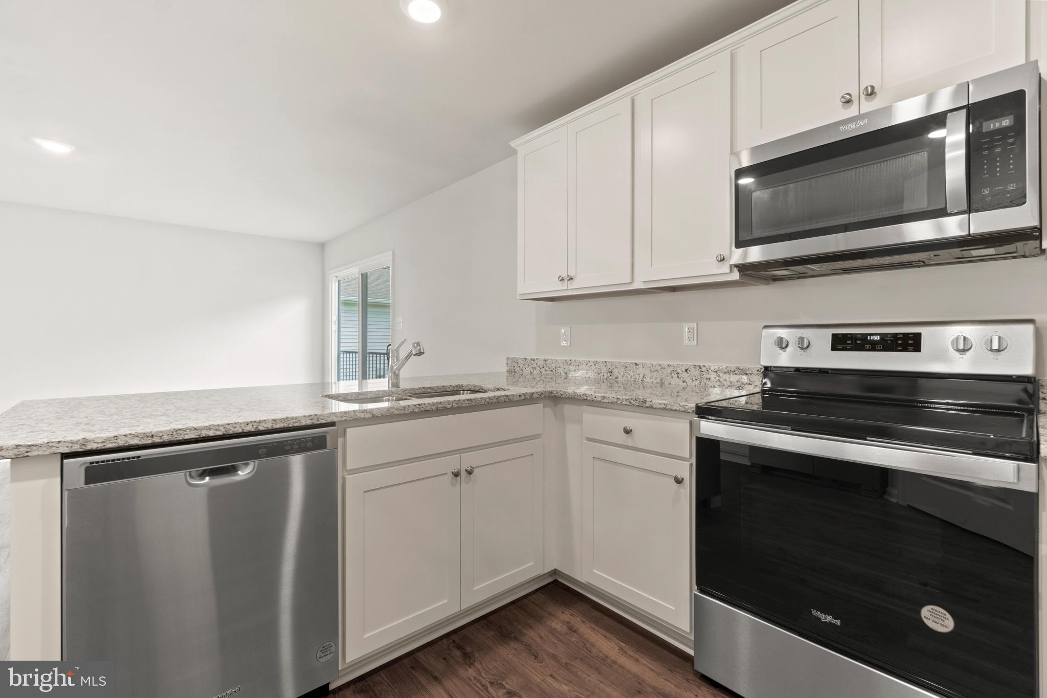 LADYSMITH VILLAGE - Residential