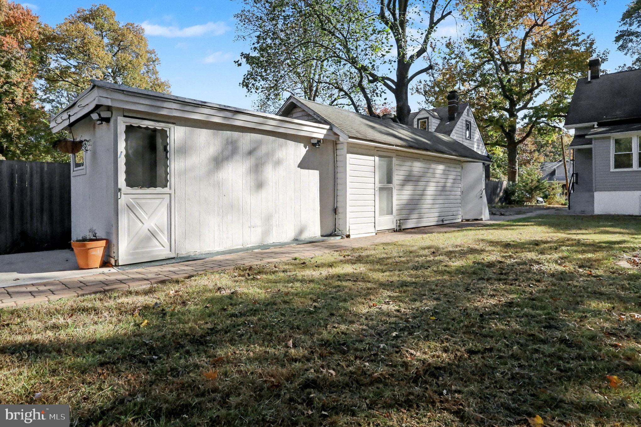 RIVERDALE PARK - Residential