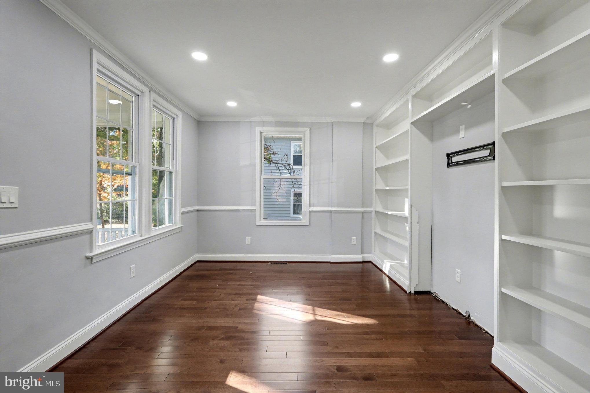 RIVERDALE PARK - Residential