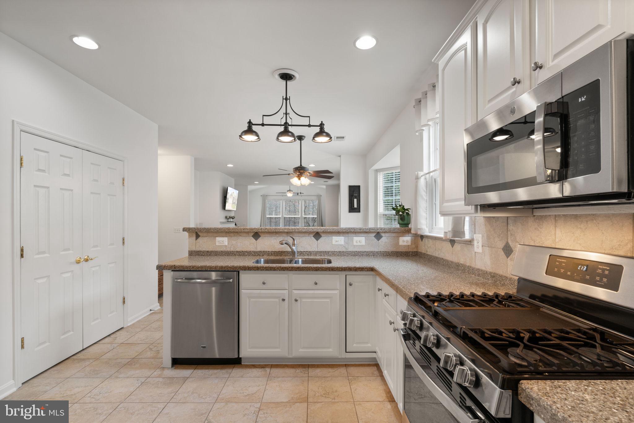 FOUR SEASONS IN HISTORIC VIRGINIA - Residential