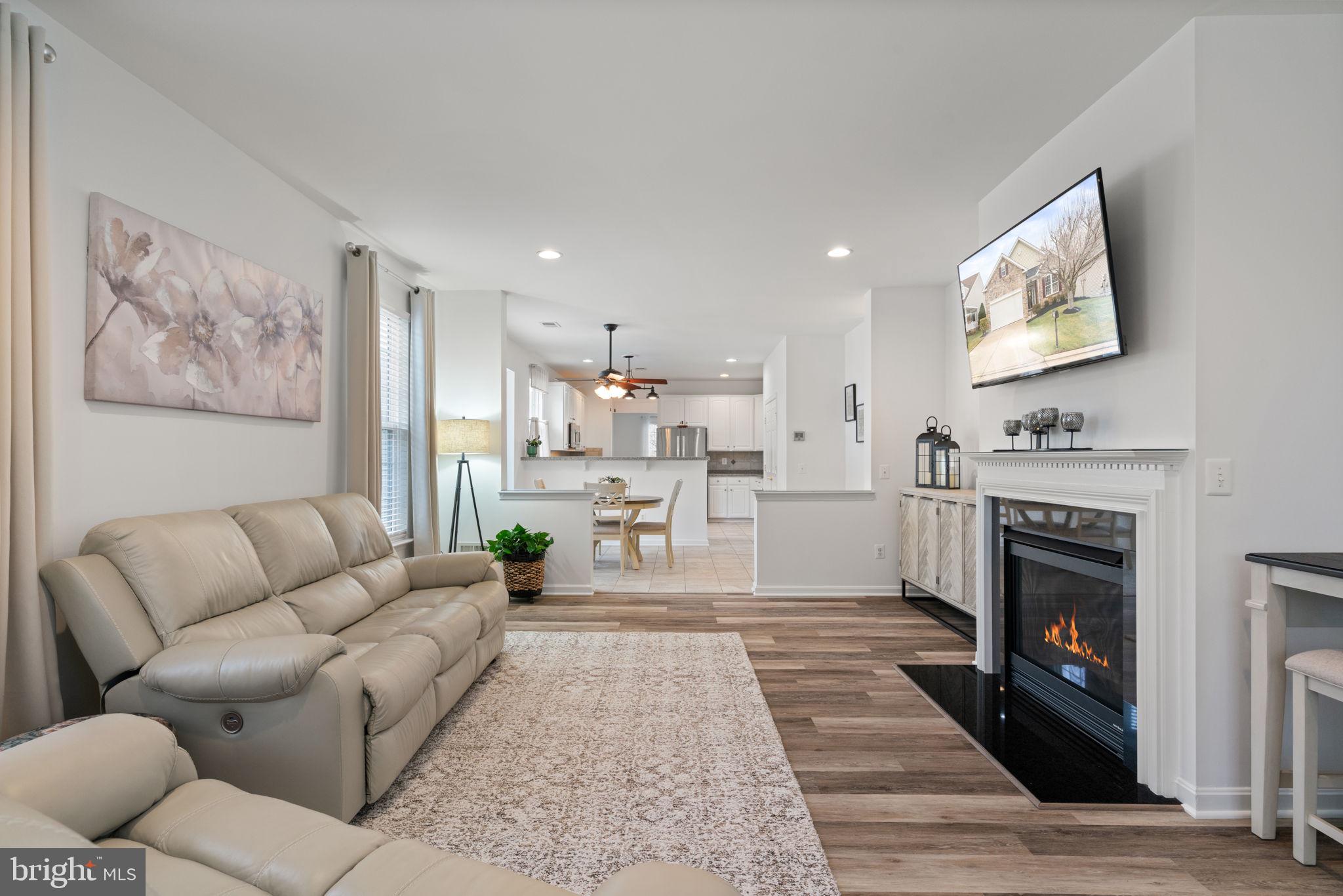 FOUR SEASONS IN HISTORIC VIRGINIA - Residential