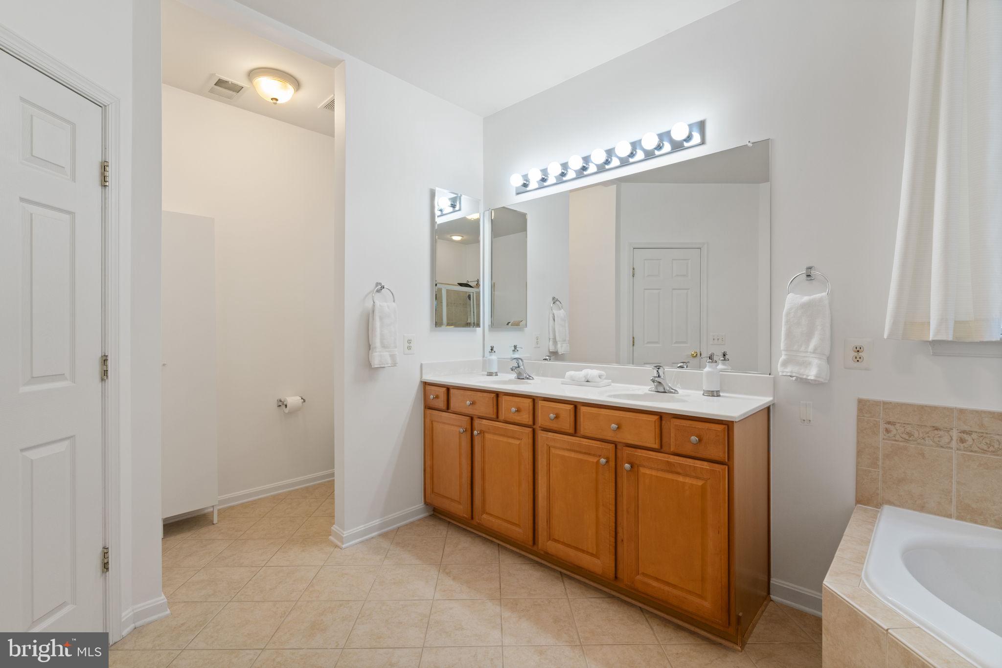 FOUR SEASONS IN HISTORIC VIRGINIA - Residential