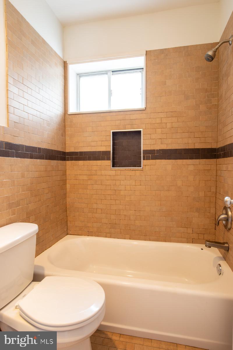 POINT BREEZE - Residential Lease