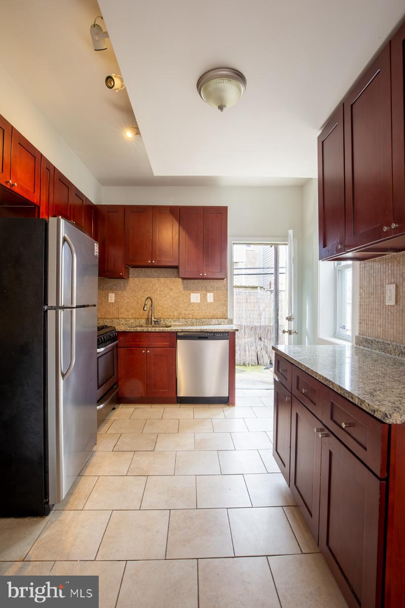 POINT BREEZE - Residential Lease