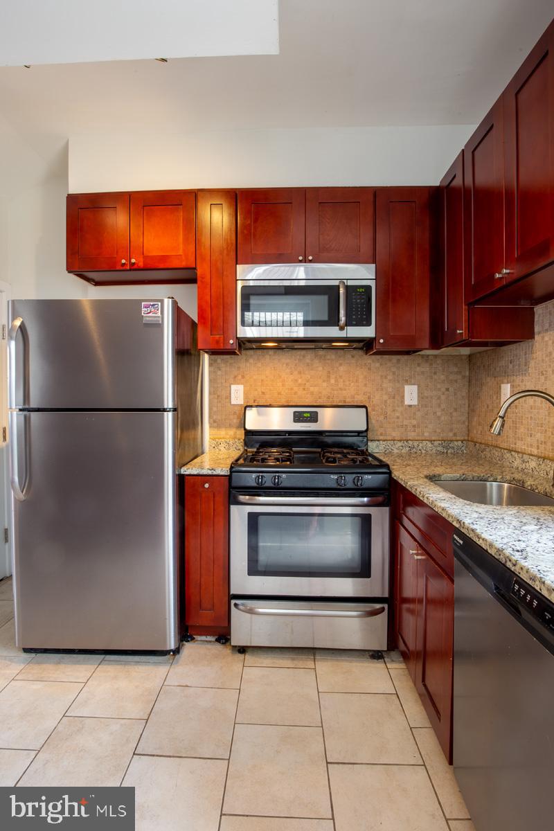 POINT BREEZE - Residential Lease