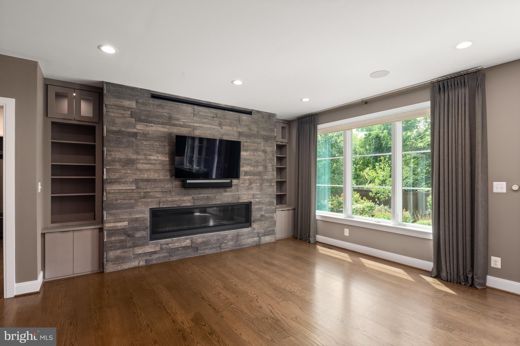 ROOSEVELT PLACE - Residential