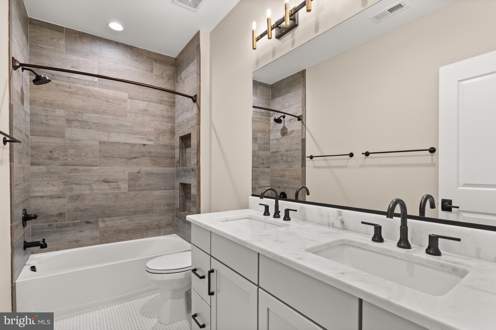 ROOSEVELT PLACE - Residential