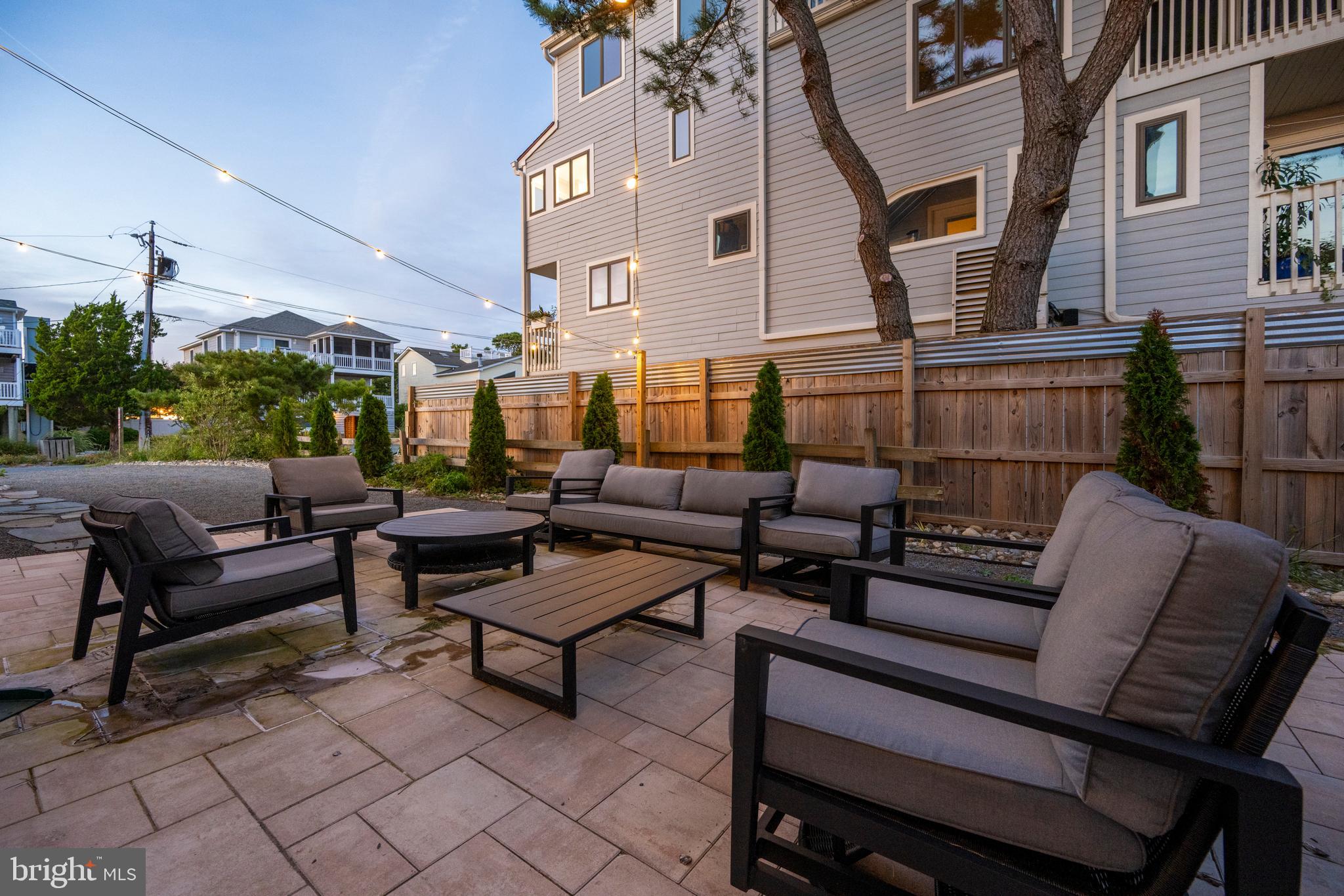 TOWER SHORES - Residential