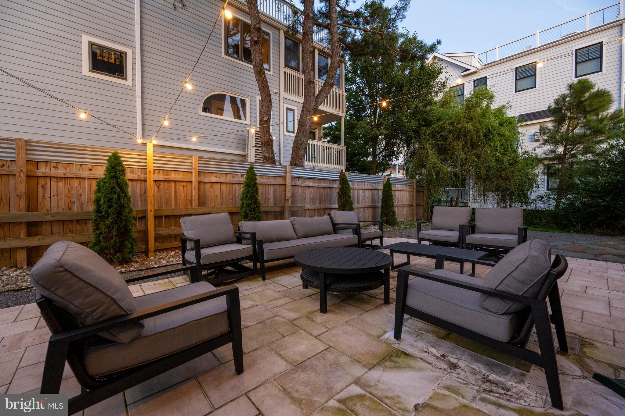 TOWER SHORES - Residential