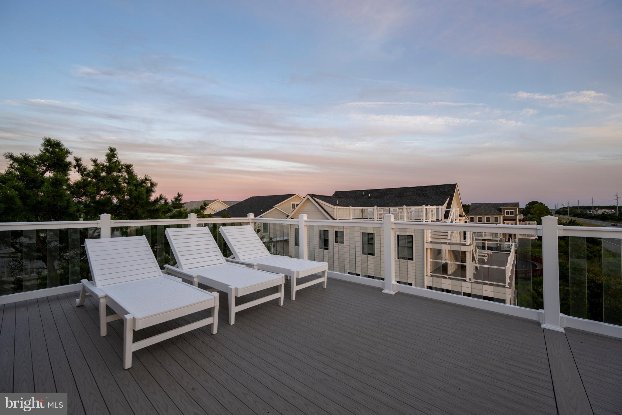 TOWER SHORES - Residential