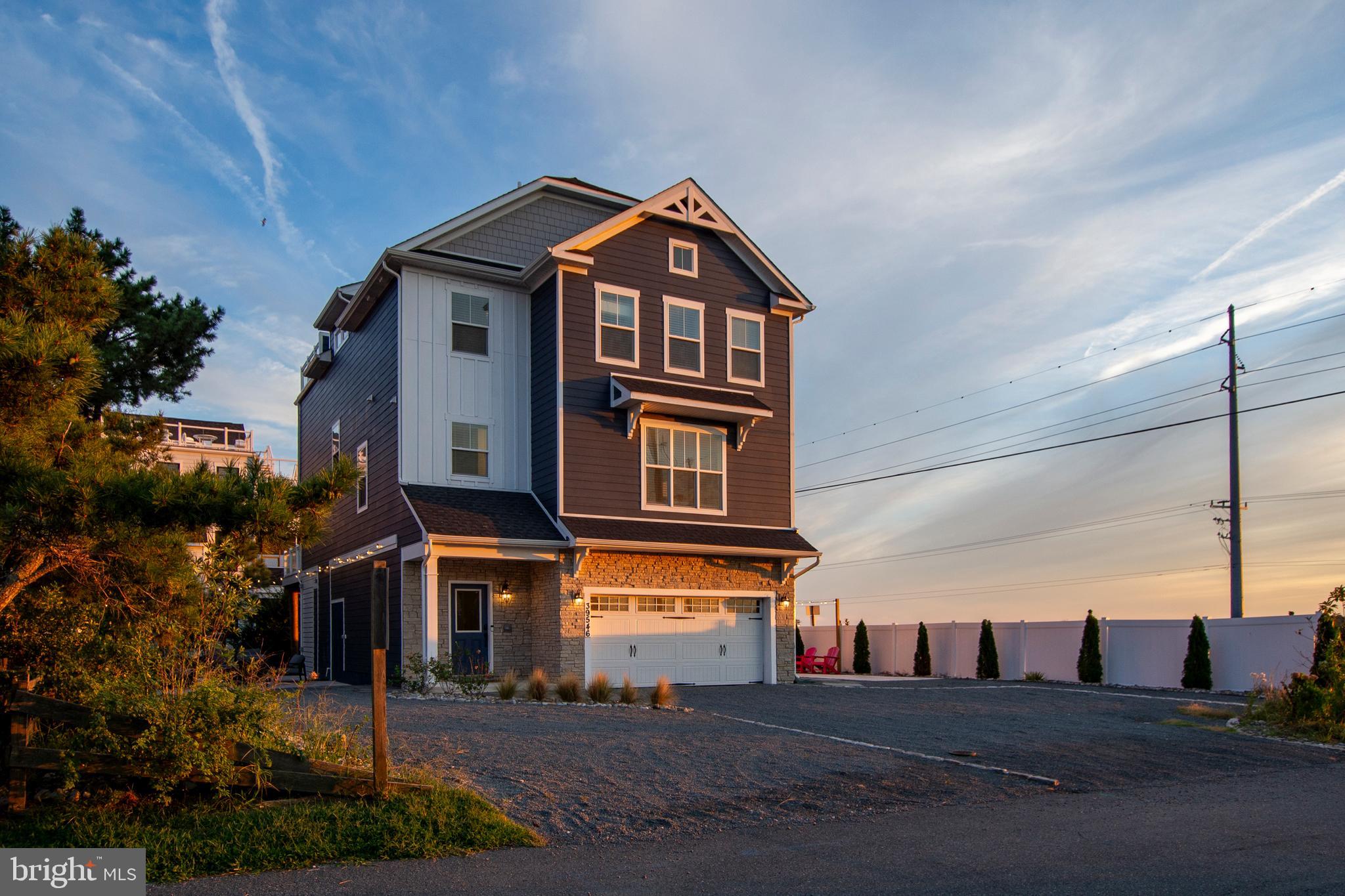 TOWER SHORES - Residential