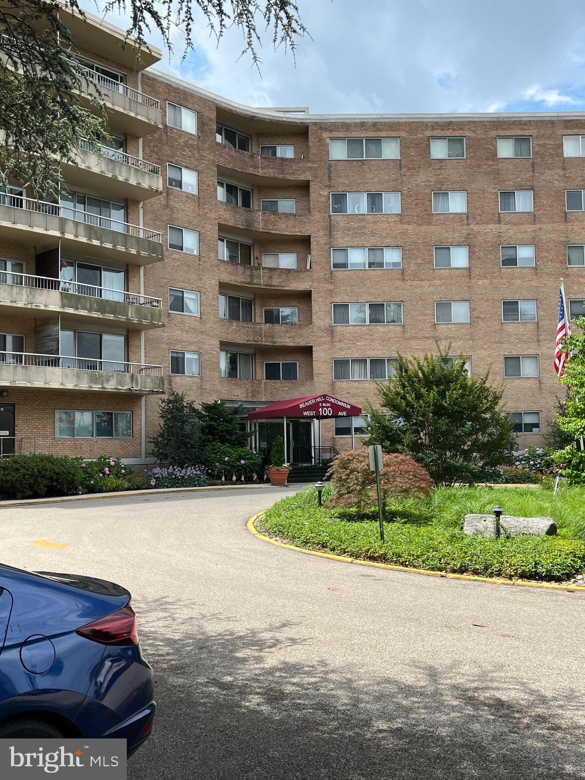 LOCATION, LOCATION, LOCATION , although the address indicates a first floor apartment, this apartment comes out on the second floor. Because of the slope of the ground, the special location of this unit provides elevator-free access and the advantages of a second floor unit and balcony. There are small offices located beneath this apartment. There's no waiting for an elevator- you are elevator free. Your large balcony has been beautifully hand painted. Beaver Hill South building is the closest to the train station. This unit has spacious bedrooms with a master bath and hall bath.
There is fresh paint throughout ( May 2025 ) as well as neutral soft plush carpeting throughout ( May 2025 ). Wonderful bookcase style storage units. Heat and electric for air conditioning are included in your monthly fee as well as water. ENJOY having your unit as cold or as warm as you want. Underground parking, subject to a waiting list is $75.00 per month. Pool cost $120 per season or $45/month. Again, LOCATION: Beaver Hill is located in Jenkintown with highly ranked schools and close to Jenkintown's charming shops and restaurants. A hop skip and jump by train to Center City. This apartment has it all!