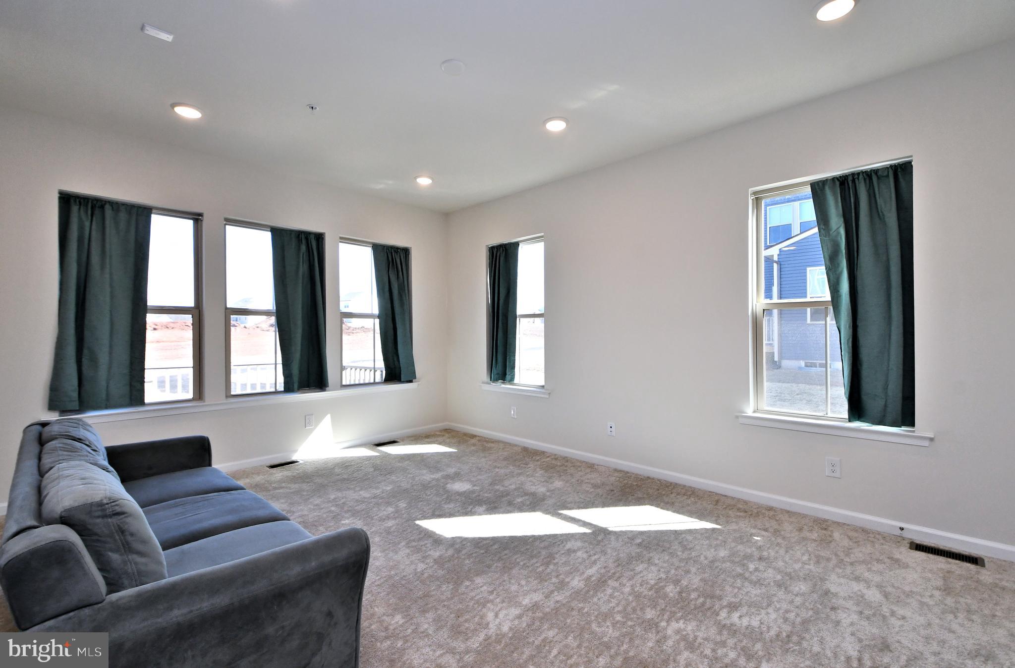 RESERVE AT FRANCONIA - Residential Lease